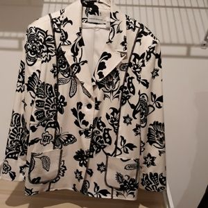 EUC stylish lined blazer
